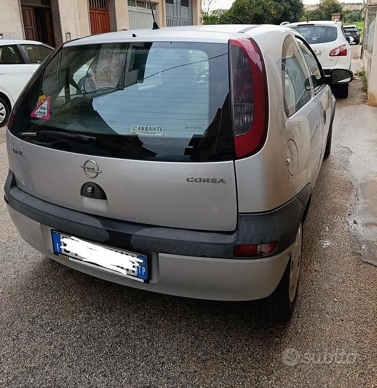 Usata Opel Corsa 2002 Grigio Berlina