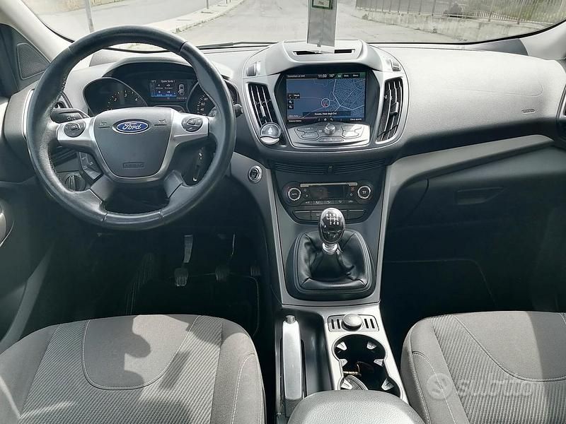Usata Ford Kuga Titanium 120 CV (88 kW) 2015 Bianco SUV