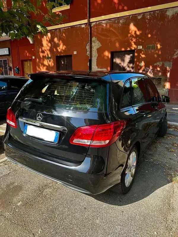 Usata Mercedes B180 Executive 109 CV (80 kW) 2015 Utilitaria