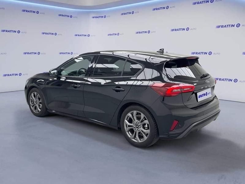 Käytetty Ford Focus ST-Line 125 HP (91 kW) 2025 Musta Viistoperä
