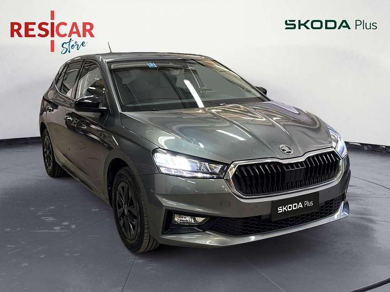 Usata Skoda Fabia 95 CV (69 kW) 2025 Grigio scuro Utilitaria