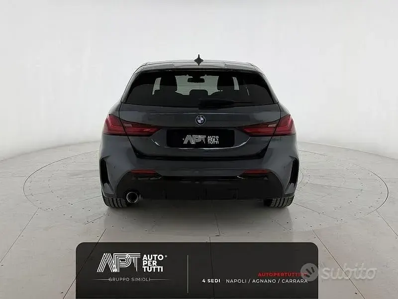 Usata BMW 116 M Sport 116 CV (85 kW) 2021 Grigio scuro Utilitaria