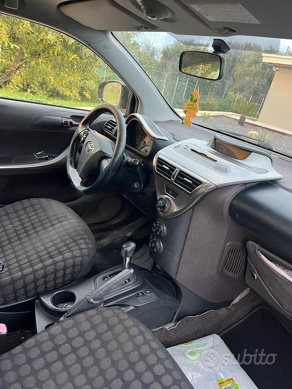 Usata Toyota iQ 98 CV (72 kW) 2010 Utilitaria