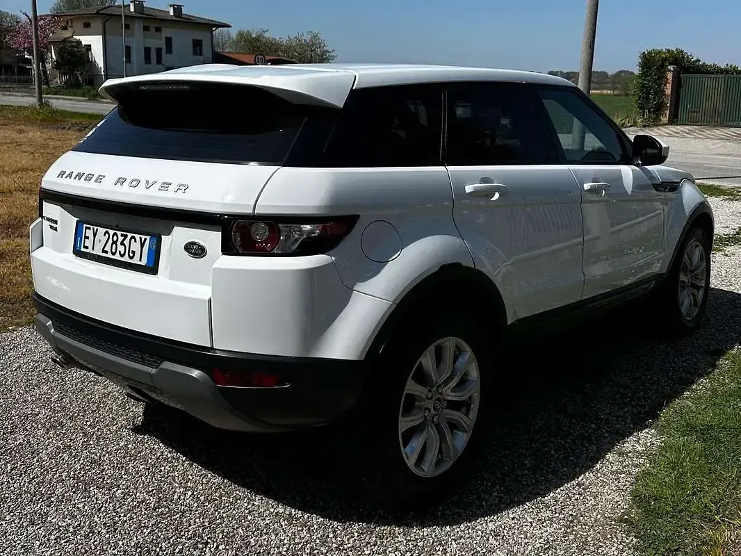 Usata Land Rover Range Rover evoque Prestige 150 CV (110 kW) 2015 Bianco SUV