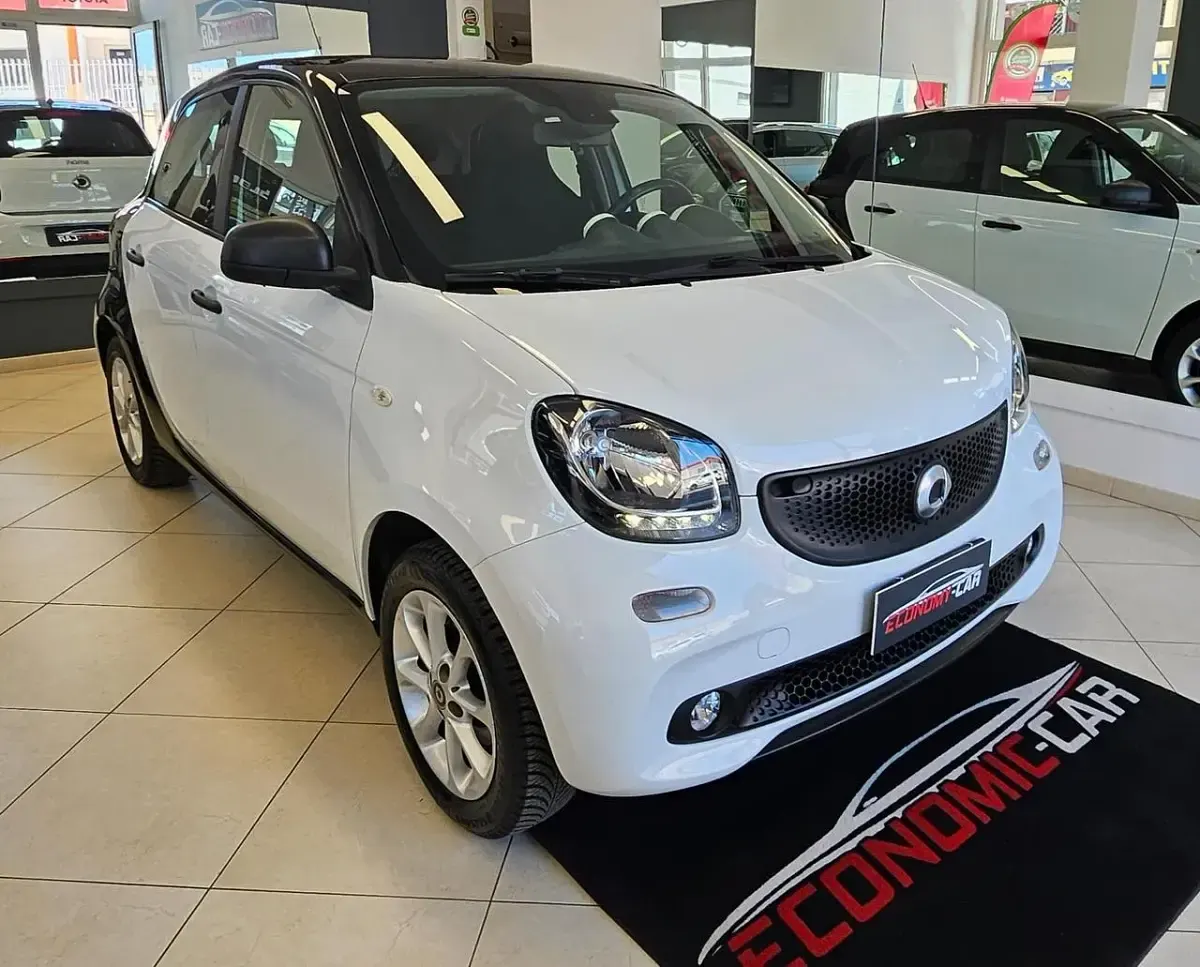 Usata Smart ForFour 70 CV (51 kW) 2017 Bianco Utilitaria
