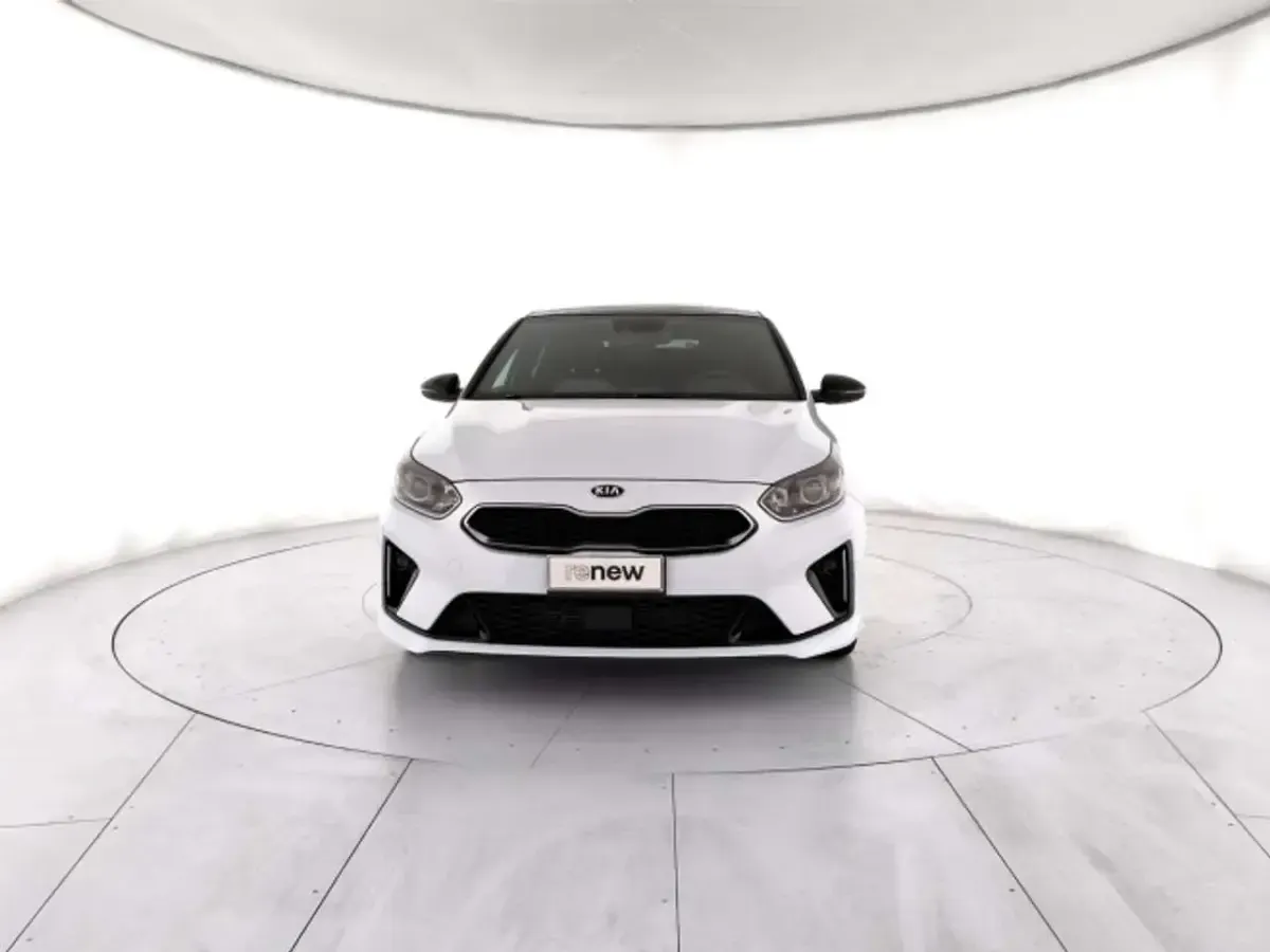 Usata Kia Ceed GT GT-Line 140 CV (102 kW) 2020 Cassa white Berlina