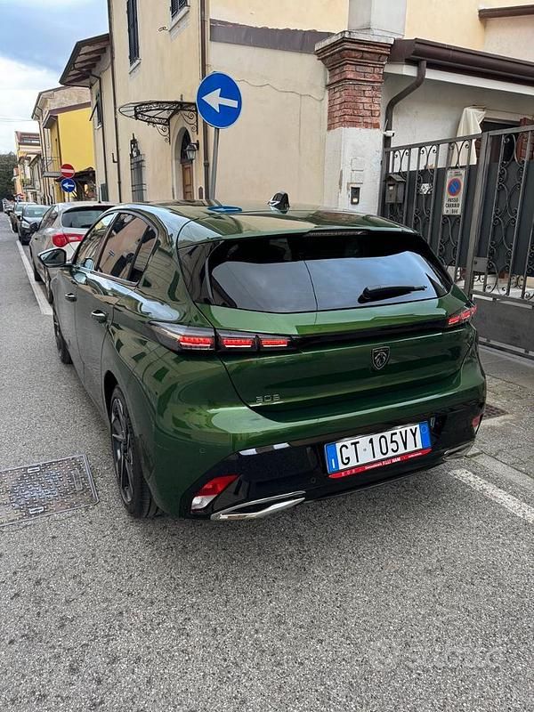 Usata Peugeot 308 Allure 131 CV (96 kW) 2024 Verde Berlina
