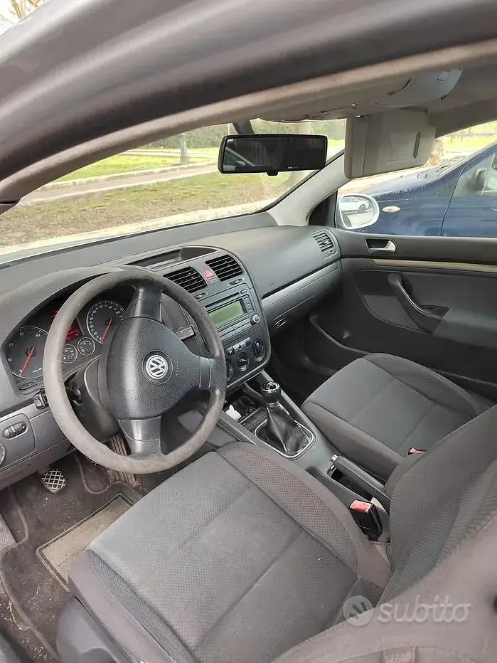 Usata VW Golf V 105 CV (77 kW) 2007 Grigio Berlina