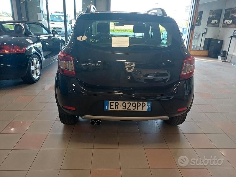 Brugt Dacia Sandero Stepway 90 HK (66 kW) 2013 Sort Sedan