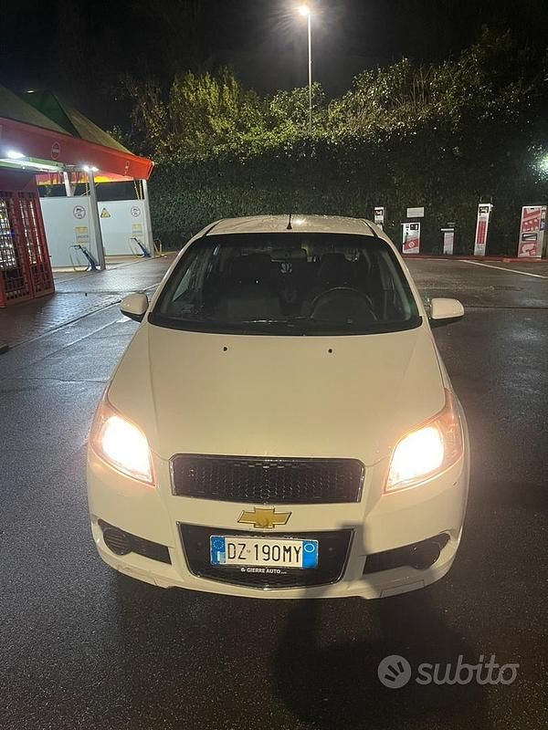 Usata Chevrolet Aveo 84 CV (61 kW) 2010 Bianco Berlina