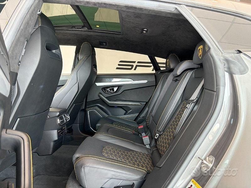 Usata Lamborghini Urus 650 CV (478 kW) 2021 Grigio SUV
