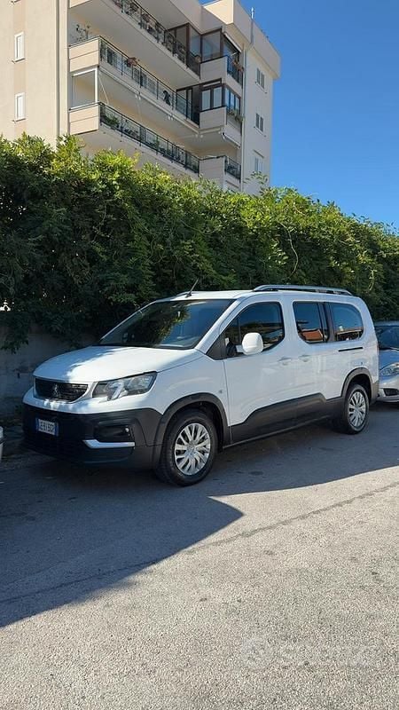 Bianco Usata 2020 Peugeot Rifter Monovolume | 8400 € - Immagine 1/4