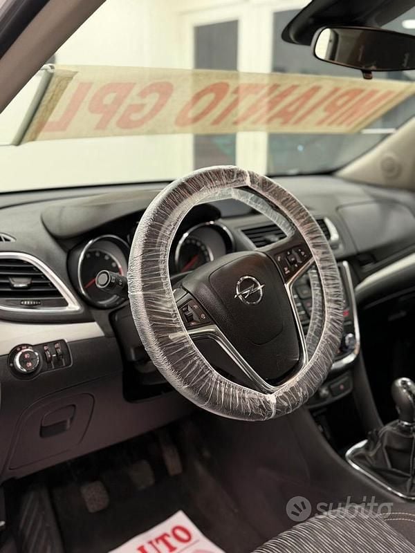 Usata Opel Mokka Cosmo 116 CV (85 kW) 2015 Bianco SUV