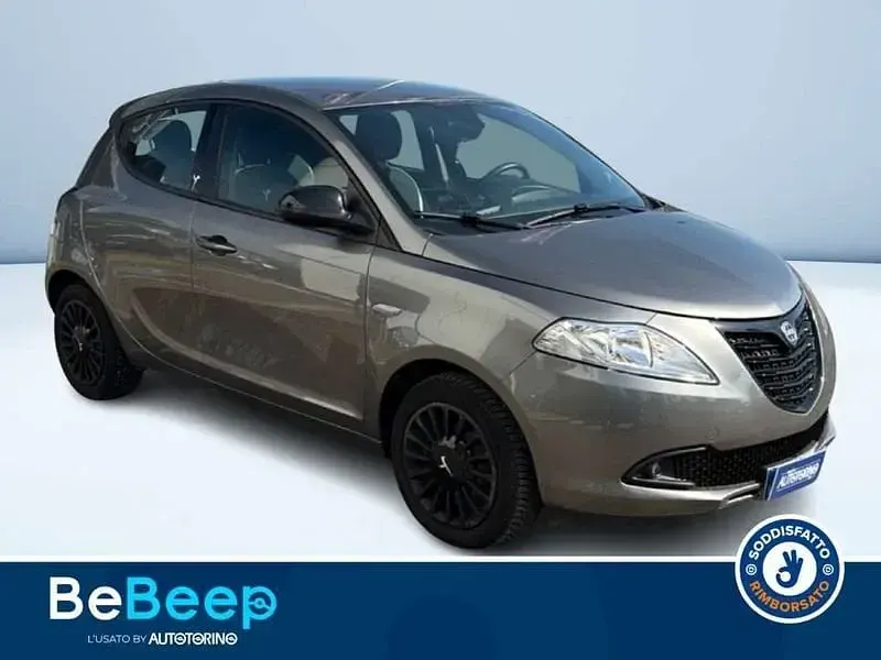 Usata Lancia Ypsilon S 69 CV (50 kW) 2014 Grigio metallizzato Utilitaria
