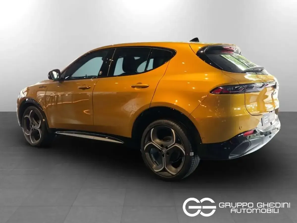 Nuova Alfa Romeo Tonale 160 CV (117 kW) 2026 Giallo ocra SUV