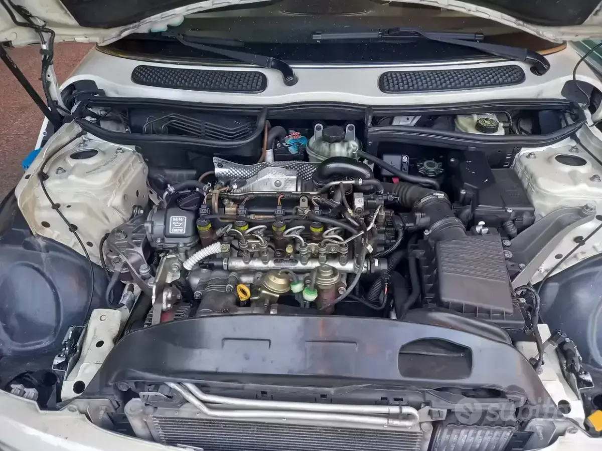 Usata Mini ONE 75 CV (55 kW) 2004 Bianco Utilitaria