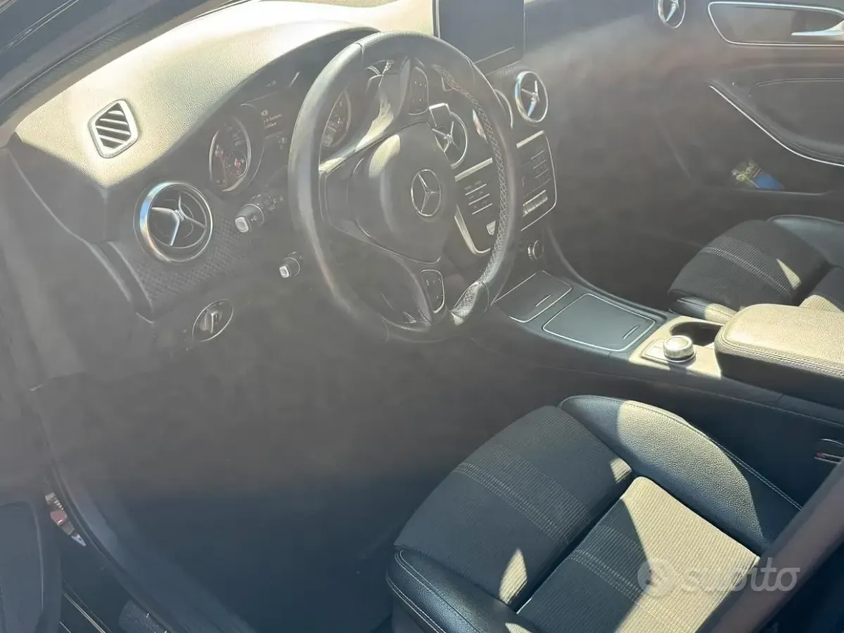 Usata Mercedes A180 109 CV (80 kW) 2018 Berlina