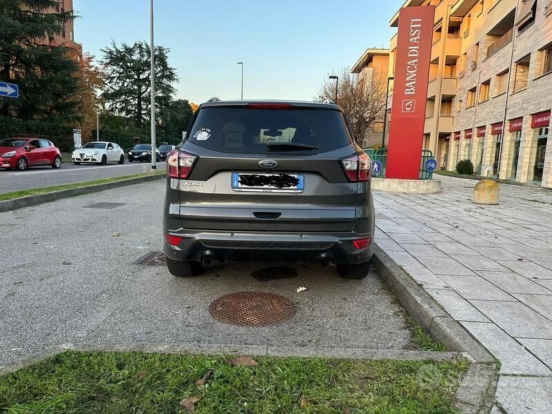 Usata Ford Kuga ST-Line 120 CV (88 kW) 2019 Grigio SUV