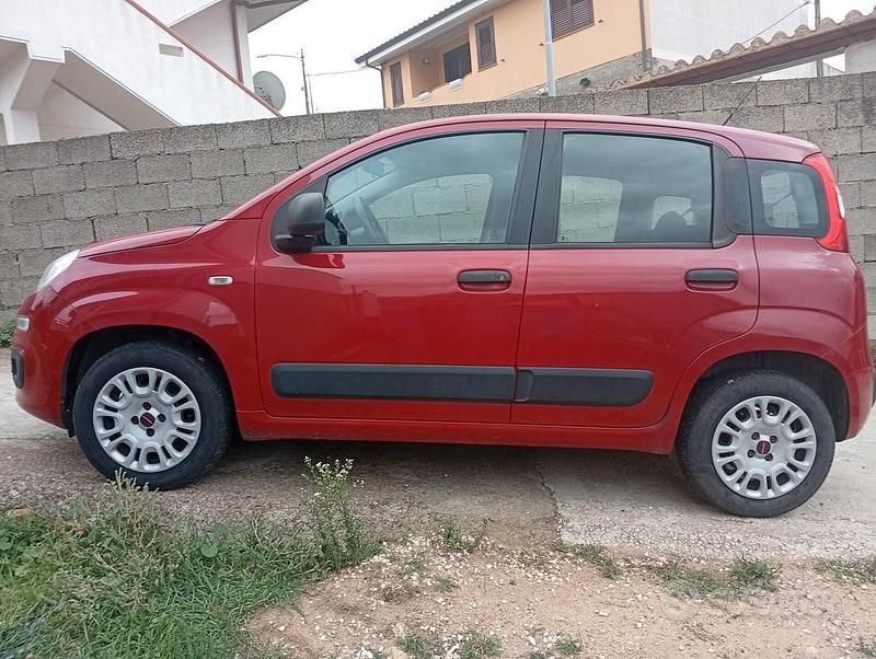 Usata Fiat Panda Pop 69 CV (50 kW) 2016 Rosso Utilitaria