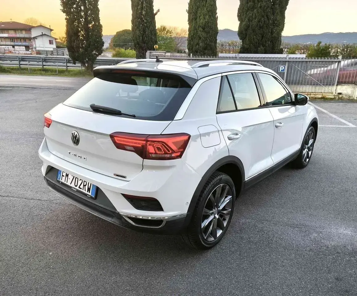 Usata VW T-Roc Advance 150 CV (110 kW) 2018 Pure white SUV