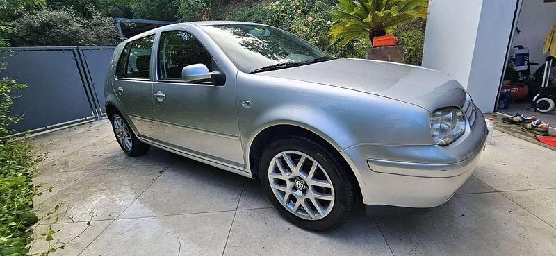 Usata VW Golf IV Highline 116 CV (85 kW) 2001 Berlina