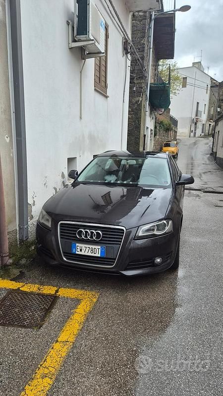 Usado Audi A3 105 CV (77 kW) 2014 Negro Berlina
