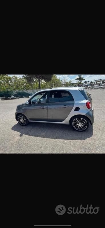 Grigio Usata 2017 Smart ForFour Brabus Tre volumi | 18.500 € (Cara) - Immagine 1/4