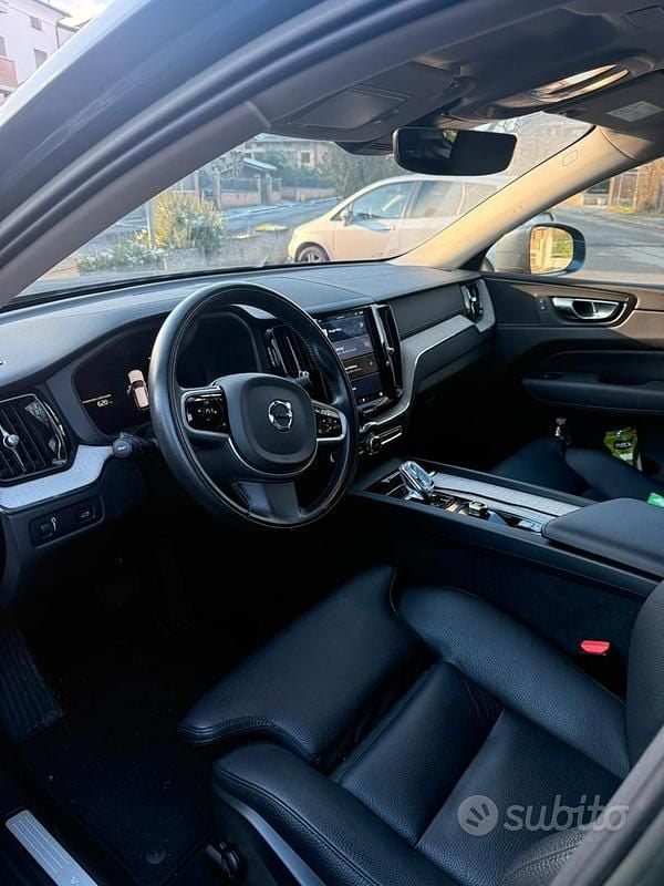 Usata Volvo XC60 Inscription 190 CV (139 kW) 2022 Blu/azzurro SUV