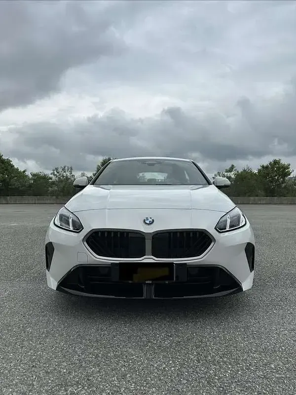 Usata BMW 116 Efficient Dynamics 122 CV (89 kW) 2025 Bianco Utilitaria