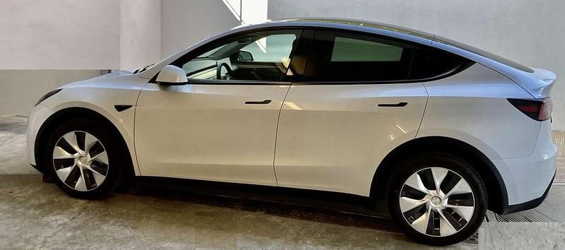 Usata Tesla Model Y 220 kW (300 CV) 2023 Bianco SUV