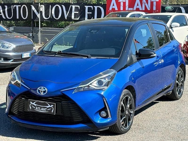 Usata Toyota Yaris Hybrid Style 73 CV (53 kW) 2018 Blu Berlina