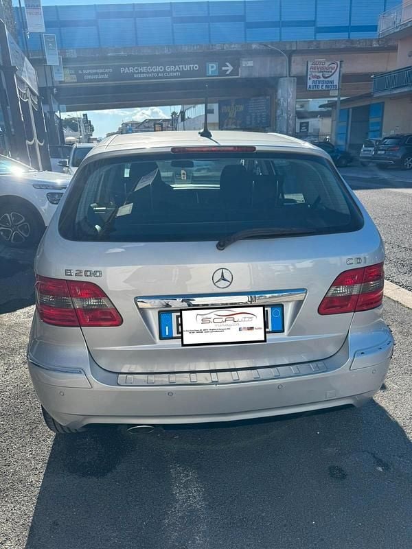 Usata Mercedes B200 Chrome 140 CV (102 kW) 2010 Argento Monovolume