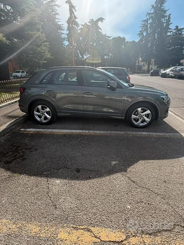Usata Audi Q3 Black Edition 150 CV (110 kW) 2024 Grigio SUV