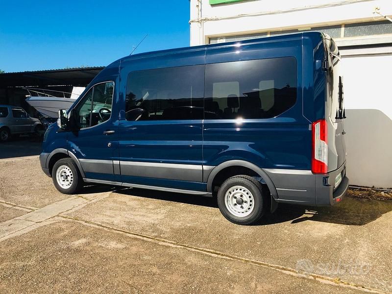 Usata Ford Transit 131 CV (96 kW) 2019 Blu Station wagon