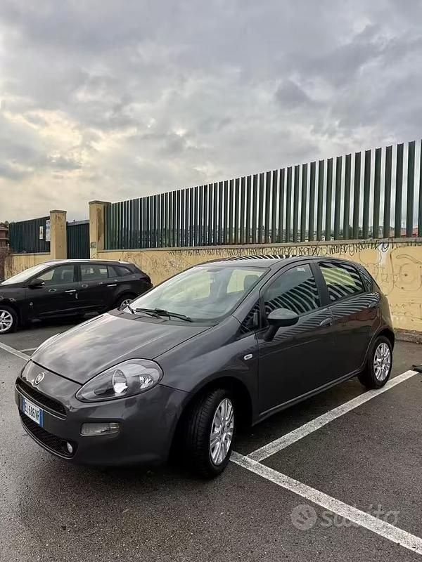 Usata Fiat Punto Easy 69 CV (50 kW) 2012 Grigio Utilitaria