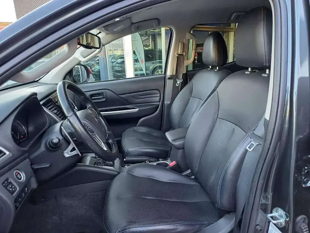 Usata Mitsubishi L200 150 CV (110 kW) 2019 Grigio Pick-up