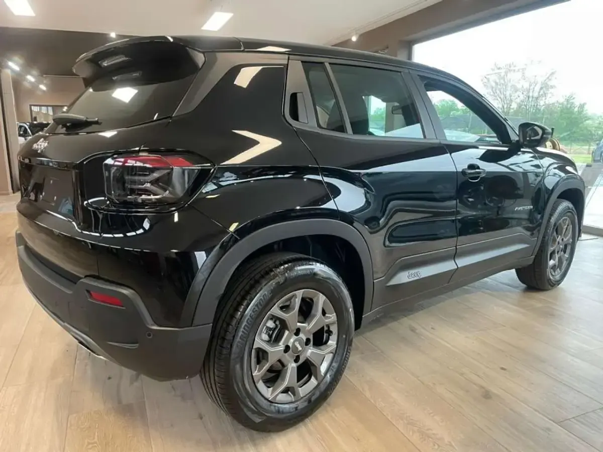 Nuova Jeep Avenger Longitude 101 CV (74 kW) 2025 Nero SUV