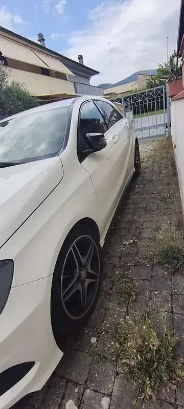 Usata Mercedes A200 AMG 136 CV (100 kW) 2015 Bianco Utilitaria