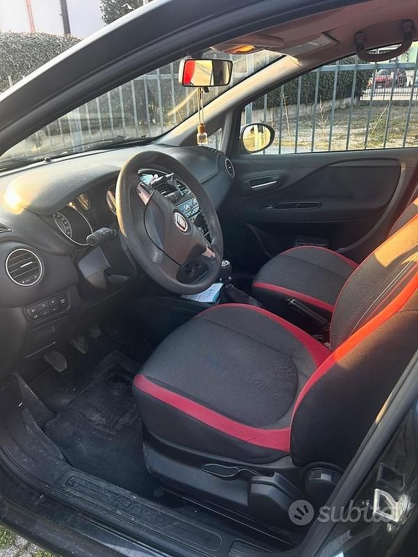 Usata Fiat Punto 77 CV (56 kW) 2013 Nero Utilitaria