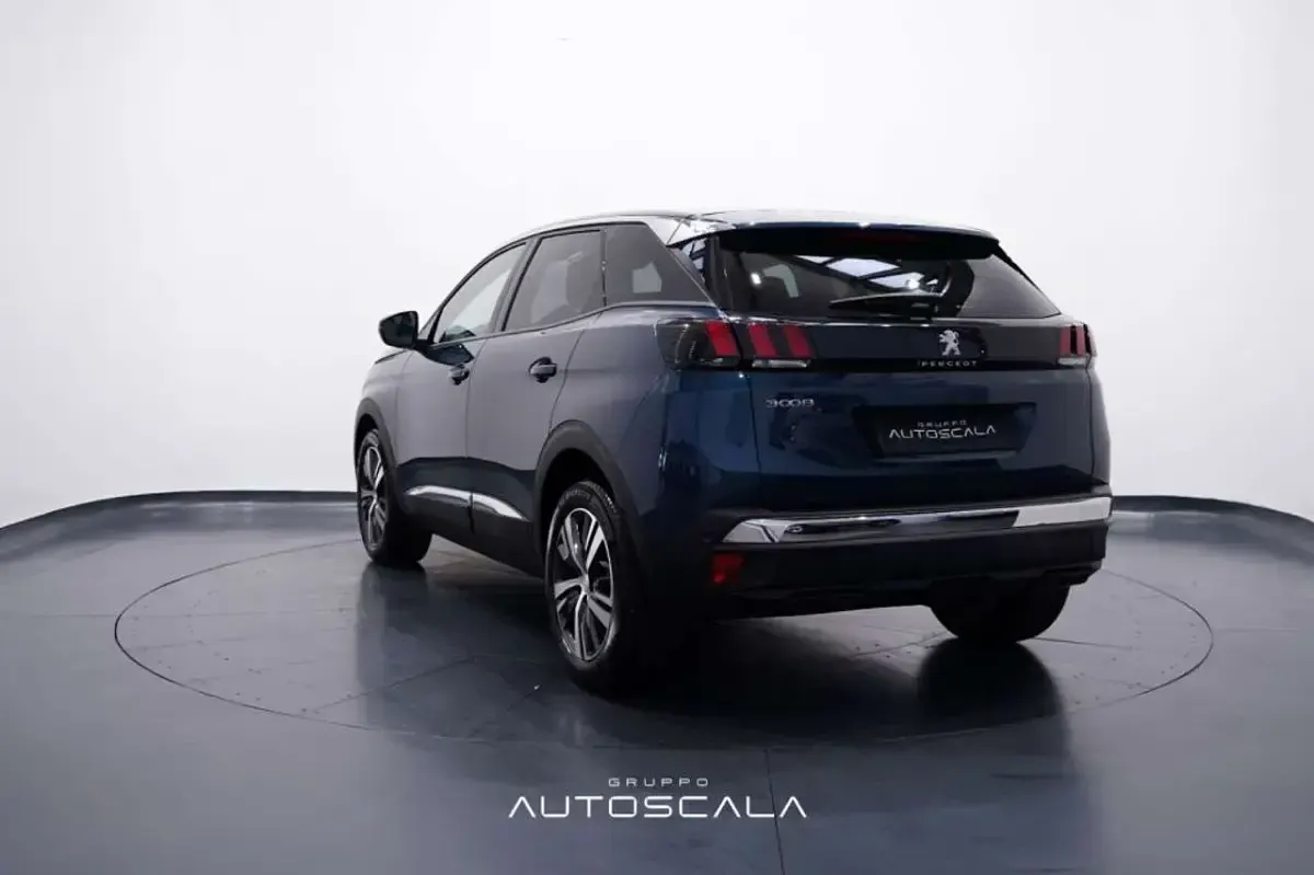 Usata Peugeot 3008 Allure 131 CV (96 kW) 2023 Blu celebes SUV
