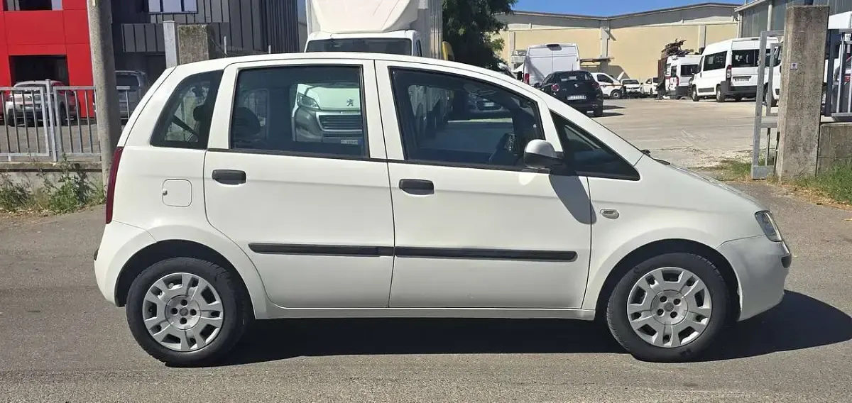 Usata Fiat Idea Dynamic 95 CV (69 kW) 2012 Bianco Monovolume