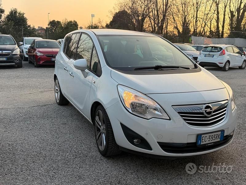 Usata Opel Meriva 120 CV (88 kW) 2011 Bianco Monovolume