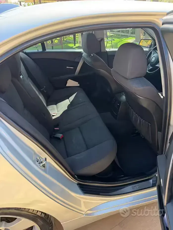 Begagnad BMW 330 231 HK (169 kW) 2005 Grå Sedan