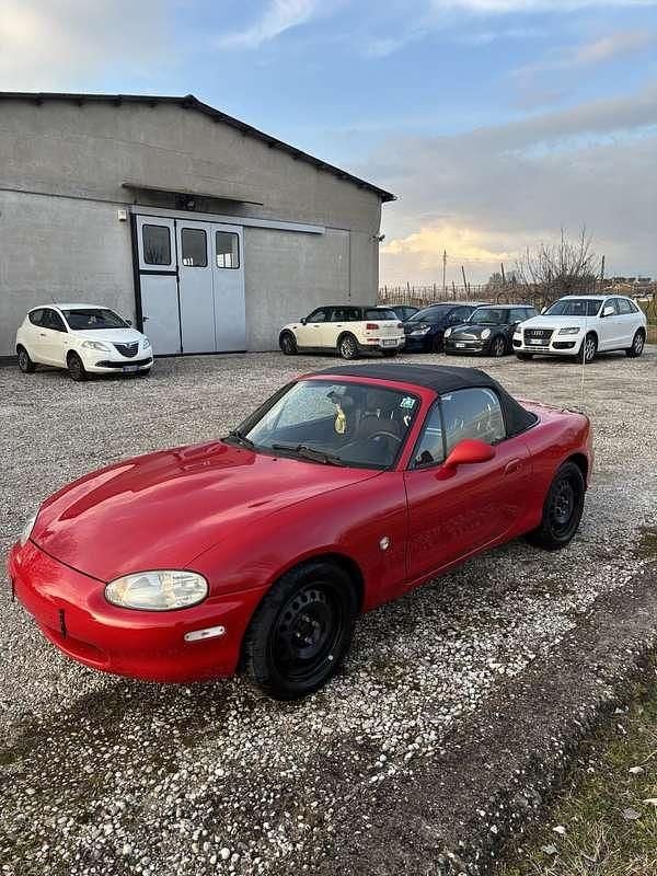 Usata Mazda MX5 110 CV (80 kW) 1998 Rosso Cabrio