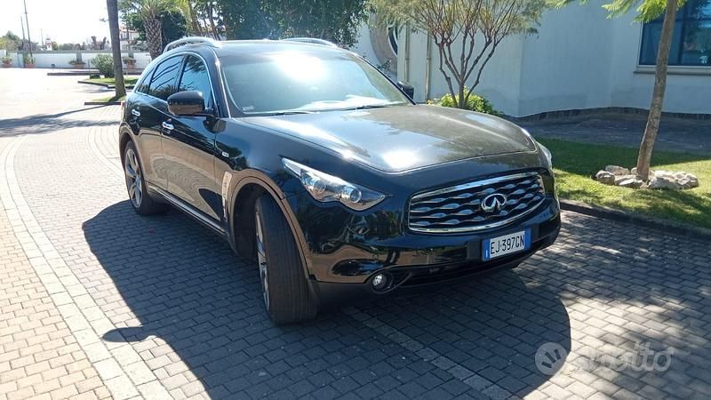 Nero Usata 2011 Infiniti Fx30 SUV | 13.000 € (Buon prezzo) - Immagine 1/4