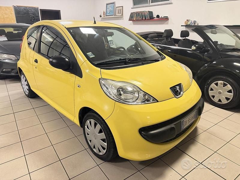 Giallo Usata 2007 Citroën C1 Due volumi | 2450 € (Ottimo prezzo) - Immagine 1/4
