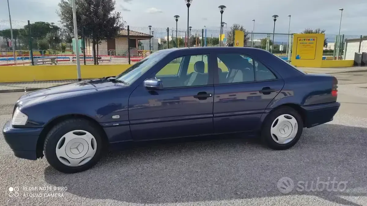 Usata Mercedes C200 Classic 102 CV (75 kW) 2000 Bluazzurro Berlina