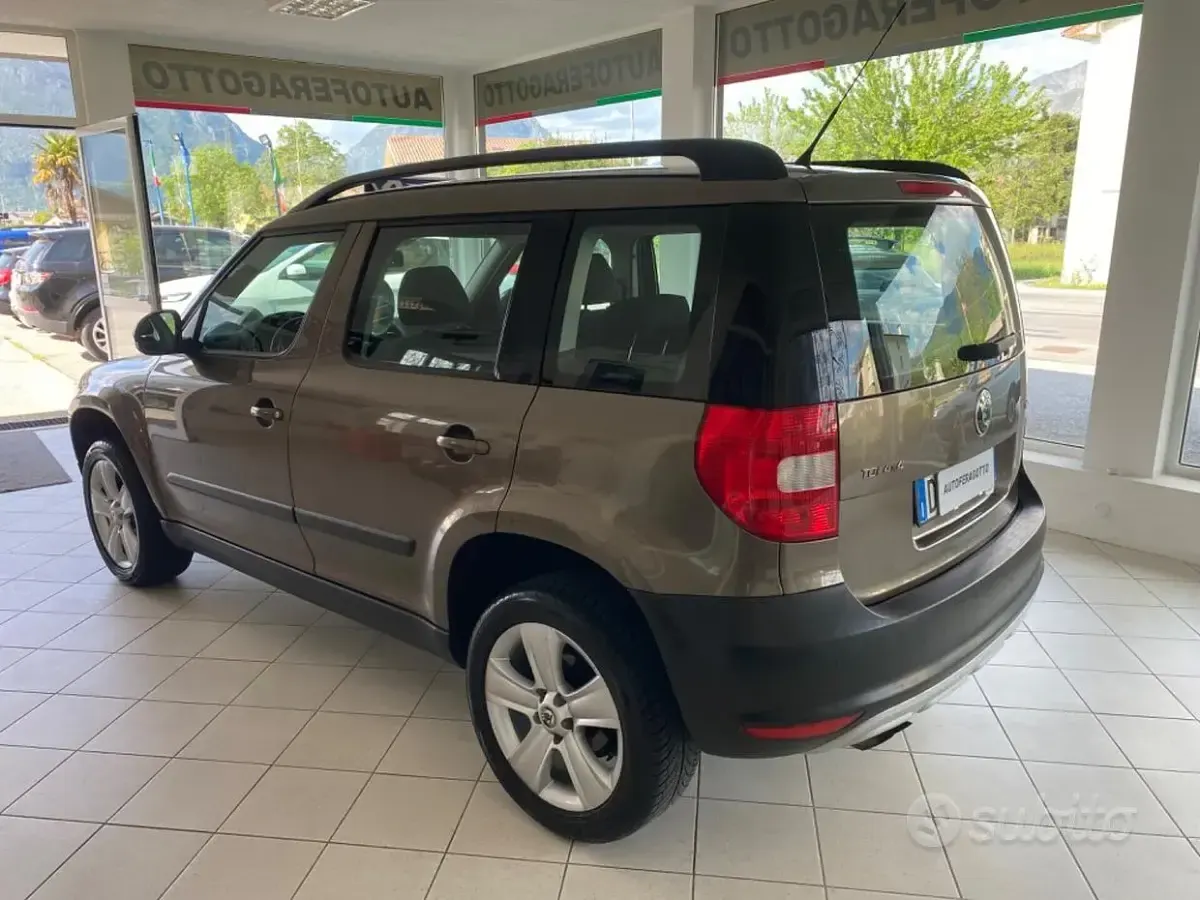 Usata Skoda Yeti Adventure 140 CV (102 kW) 2009 Marrone SUV