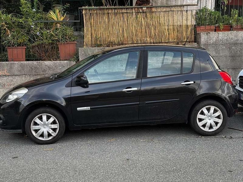 Usata Renault Clio II 65 CV (47 kW) 2009 Nero Berlina