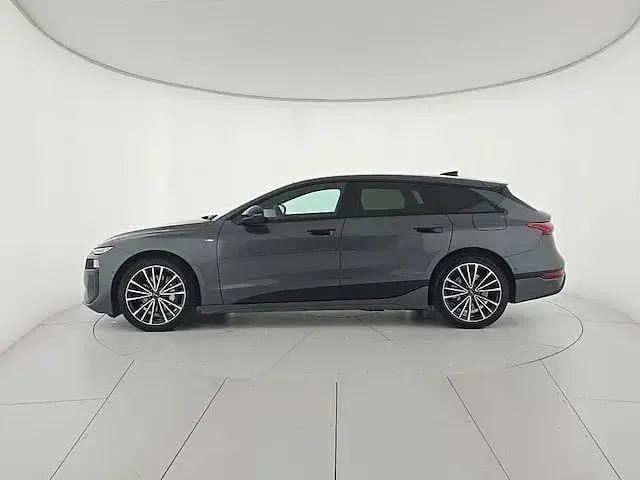 Usata Audi A6 e-tron S-Line 314 kW (428 CV) 2025 Grigio Station wagon